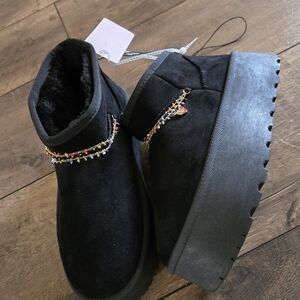 Elegant Black Women's Winter Boots with Colorful Embellishments